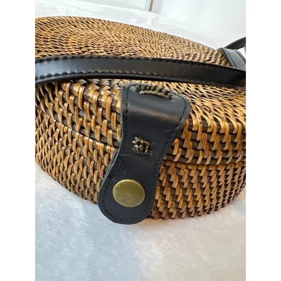 Crossbody Canteen Round Purse Woven Rattan Black Strap Boho Button Snap Roomy - Picture 4 of 8